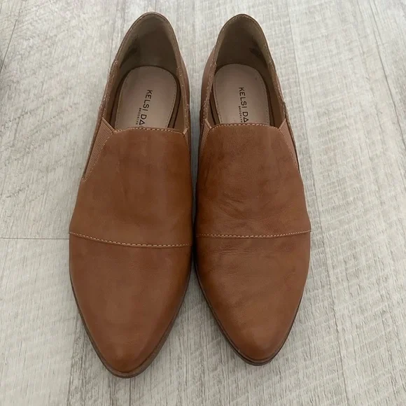 Flats - Picture 1 of 1